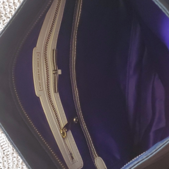 Henri Bendel Large Messenger Bag - Picture 4 of 5